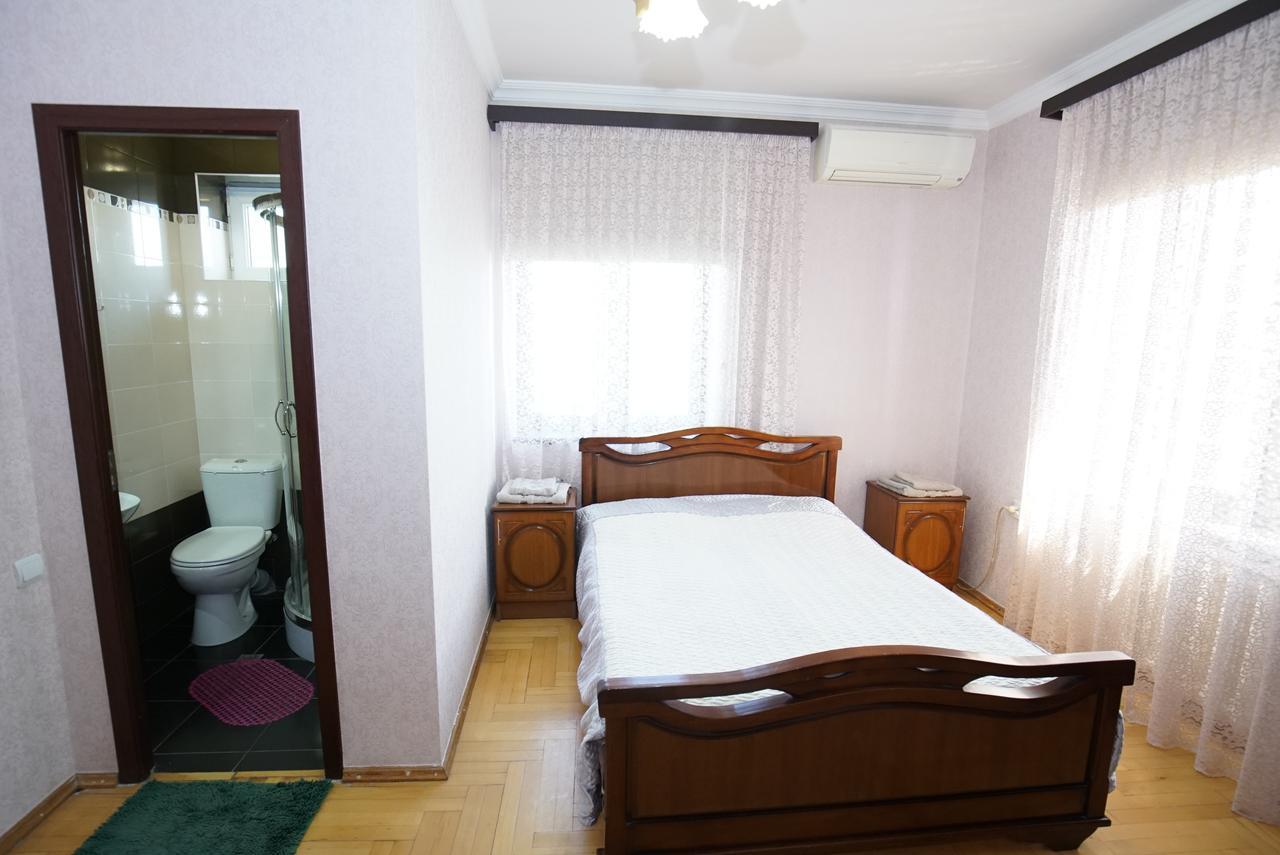 Nice House In The Heart Of The City Erivan Exterior foto