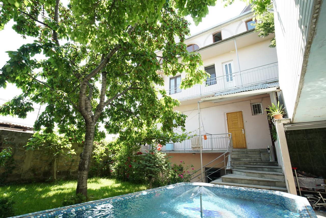 Nice House In The Heart Of The City Erivan Exterior foto