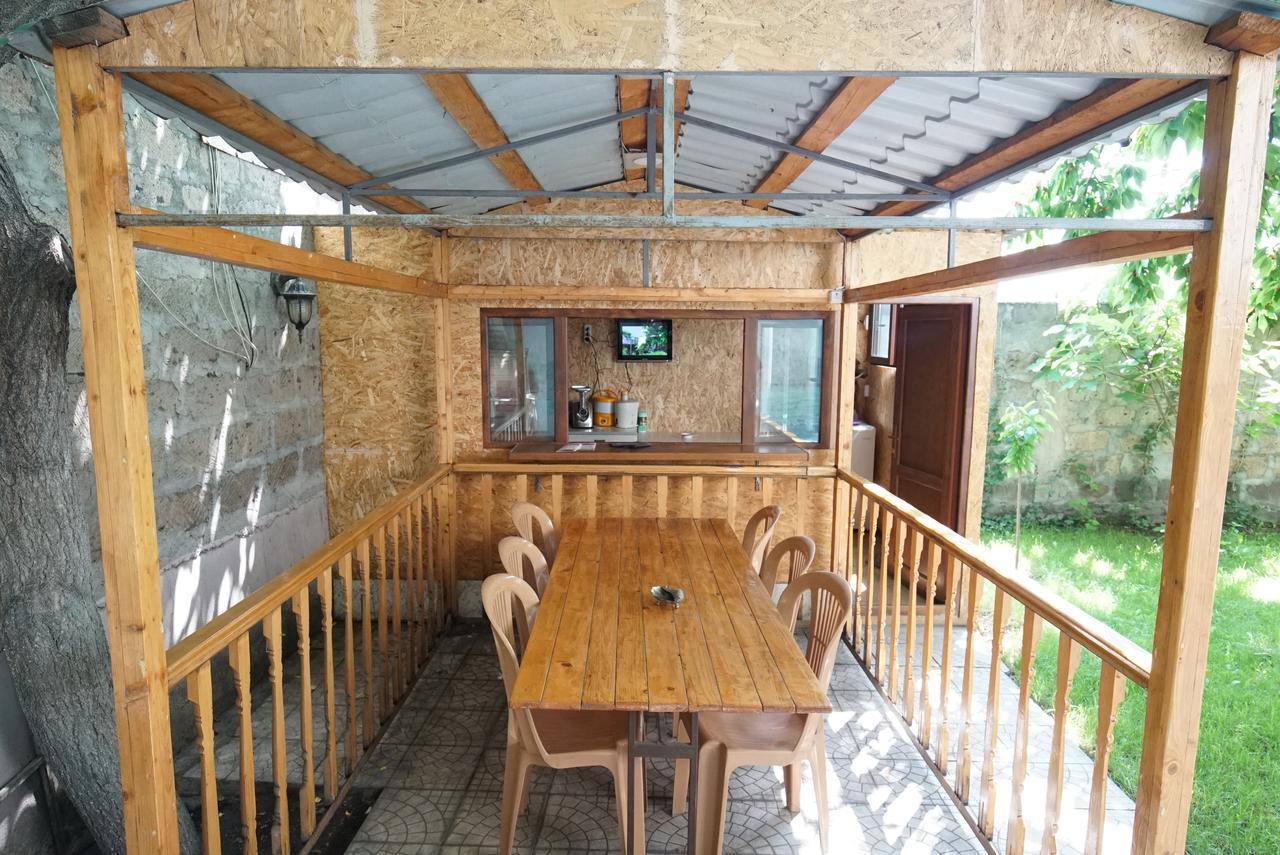 Nice House In The Heart Of The City Erivan Exterior foto