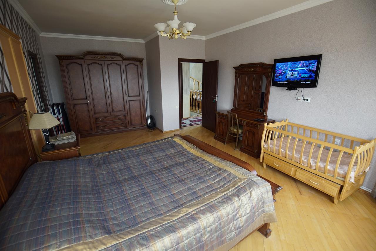 Nice House In The Heart Of The City Erivan Exterior foto