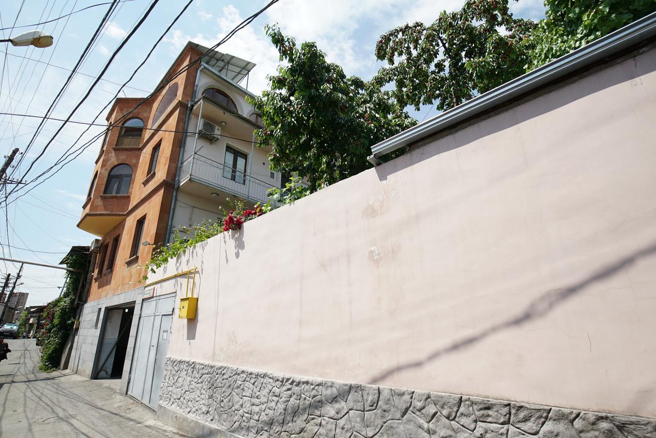 Nice House In The Heart Of The City Erivan Exterior foto