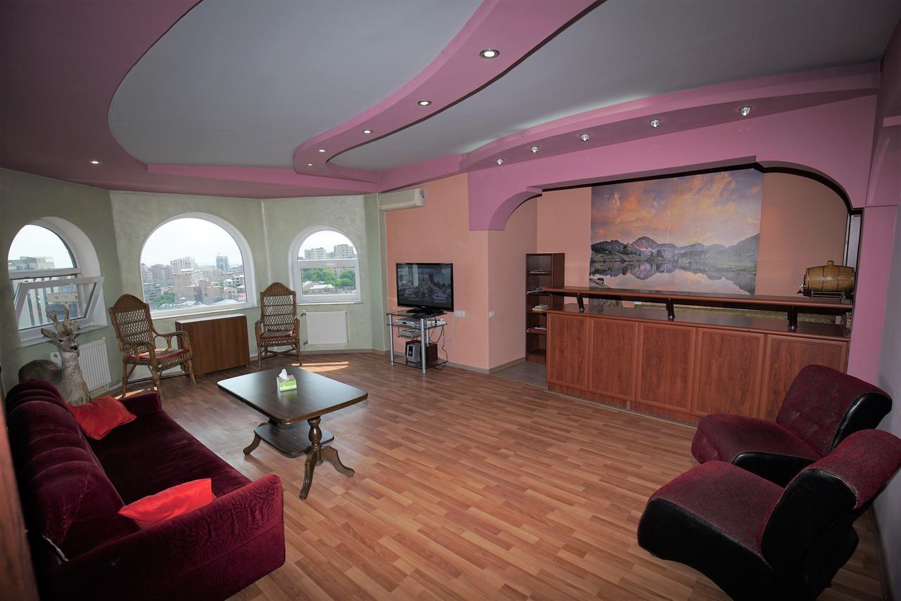 Nice House In The Heart Of The City Erivan Exterior foto